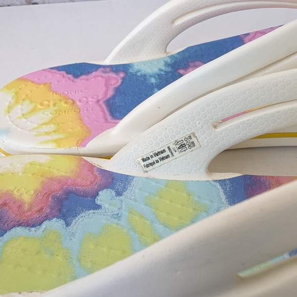 CROCS Tie-Dye Flip Flops with White Straps - Picture 7 of 11